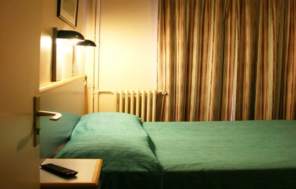 Hotel Amarys Simart パリ 部屋 写真